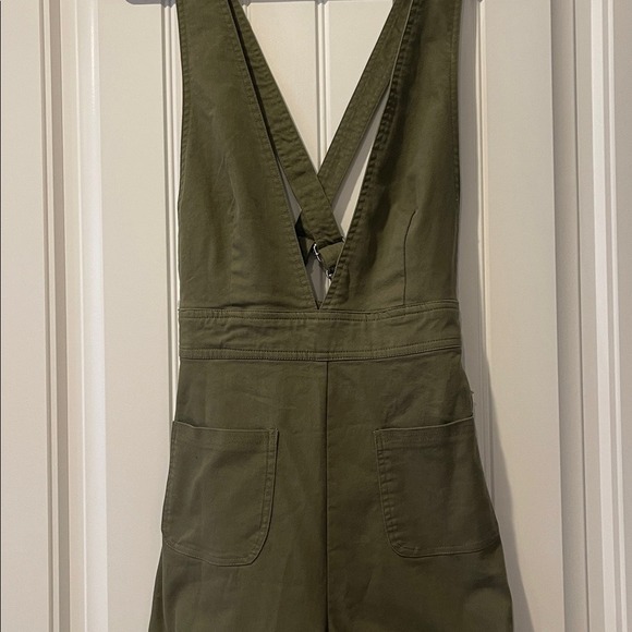 Sincerely Jules Olive Cross Back Wide Leg Jumpsuit Medium - Picture 4 of 9